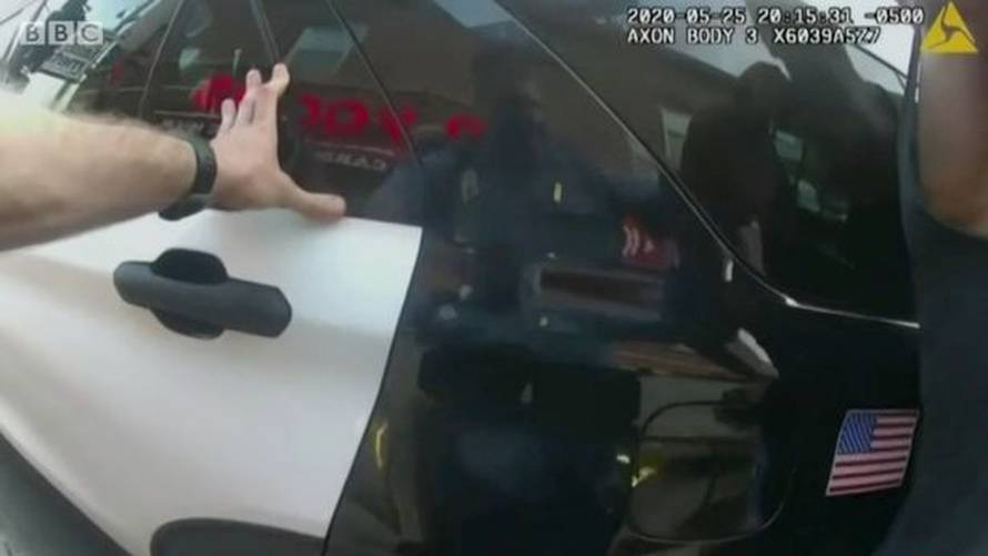 Dosad neobjavljene fotografije s policijske kamere na suđenju policajcu za Floydovo ubojstvo