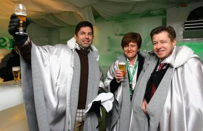 Zagreb: Zvijezde pile pivo Heineken na -10 stupnjeva