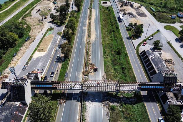 Zagreb: Snimke iz zraka rušenja starog Motela Plitvice na zagreba?koj obilaznici 