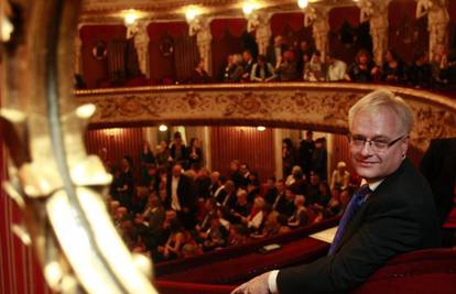 Josipović organizira koncert, a zastupnicima je skupa karta?
