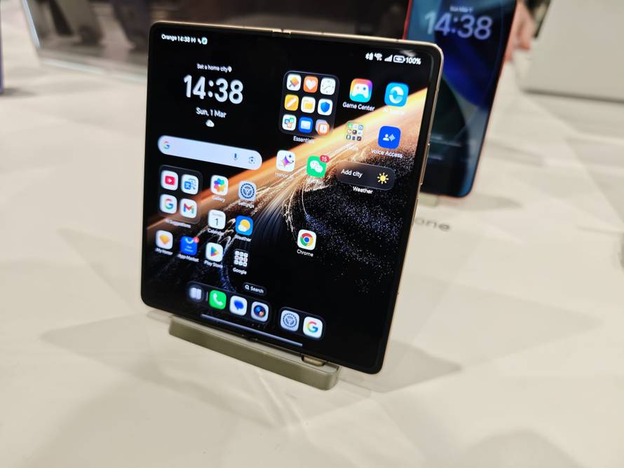 VIDEO Honorov robotski udar: Telefon s kamerom kao iz crtića i robot na dvije noge ukrali šou