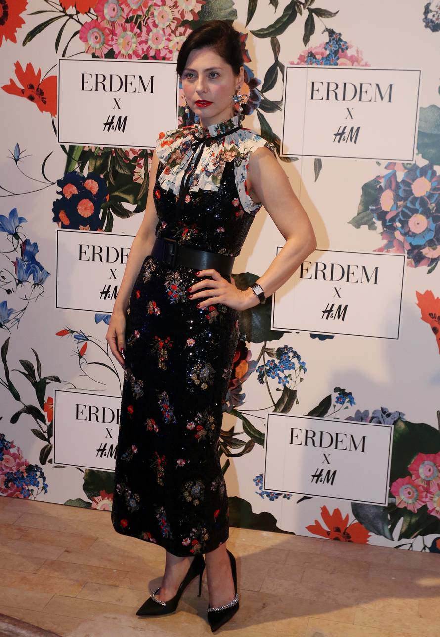 Rozga se isprsila, a Borna je pokazala previše u prozirnom