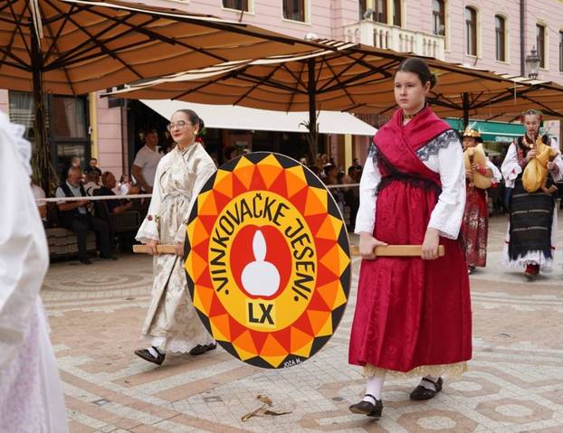 Dječje vinkovačke jeseni: Spoj folklora i slavonskih pjesama