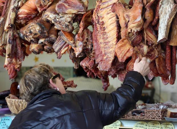 Šibenik: Ponuda suhomesnatih proizvoda