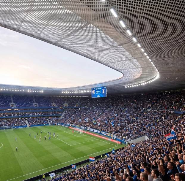 FOTO Žiriju ovakav Maksimir nije ni u top 25. Objavili nove fotke: '166 sati tjedno zajednici'