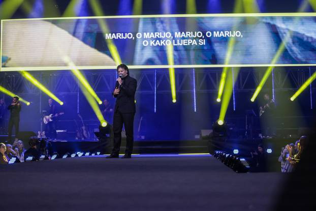 Zagreb: U Areni Zagreb održan koncert "Progledaj srcem"