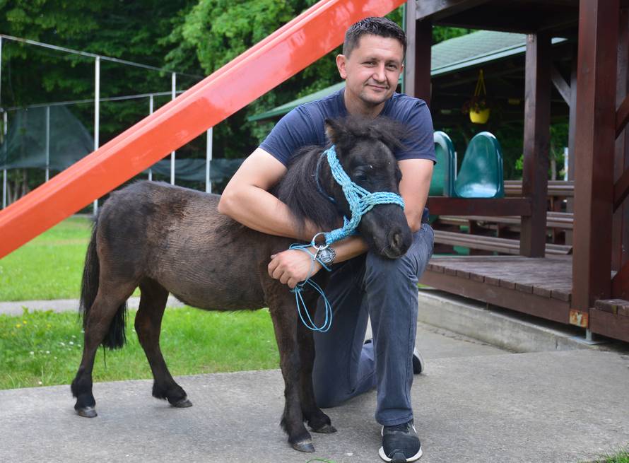 'Meni daj  jedan sok od mrkve, a dečkima ponovi što već piju...'