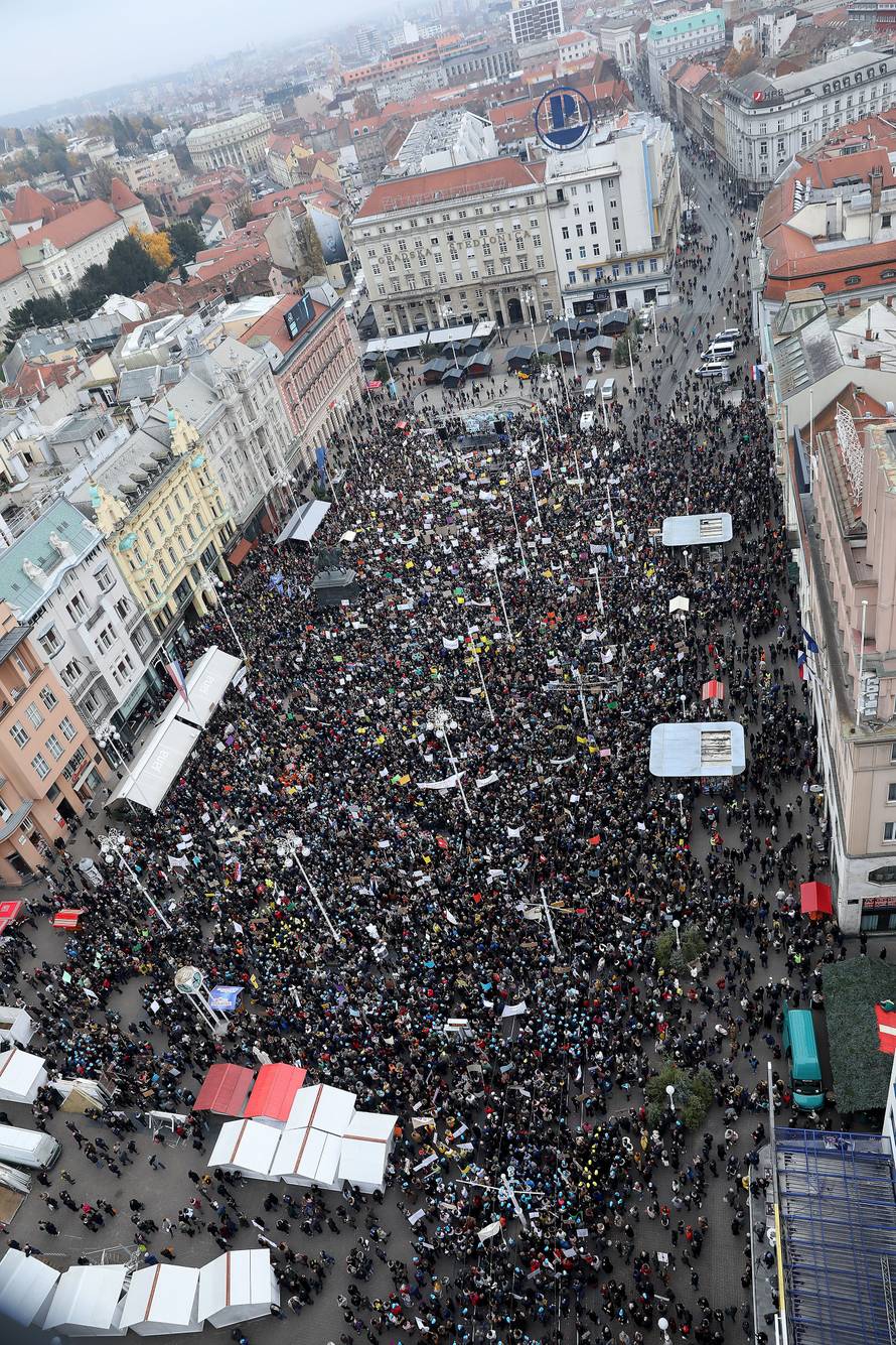 Velika fotogalerija: Prosvjed 'Hrvatska mora bolje'  na Trgu