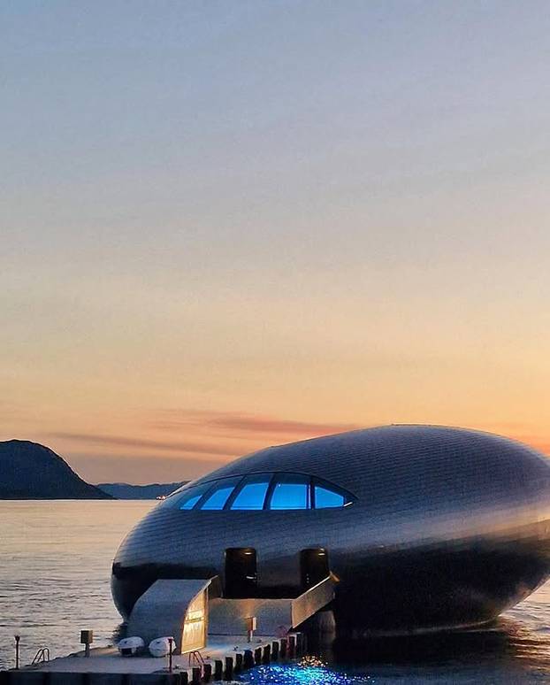 FOTO Spektakl na vodi: Biste li jeli u ovom futurističkom restoranu u norveškom fjordu?