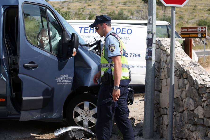 Sudarili se bus i kombi: Više ljudi ozlijeđeno, u bolnici su