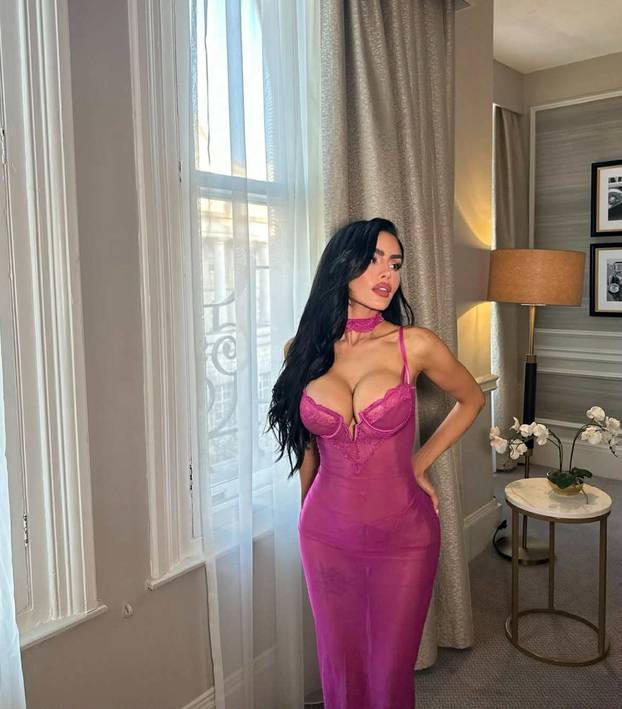 FOTO Pomiče granice onoga što se može pokazati u javnosti: 'Slatka sam kao pravi bombon'