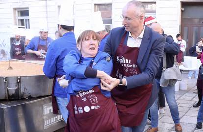 U Splitu građanima podijeljeno pet tisuća porcija bakalara i fritula