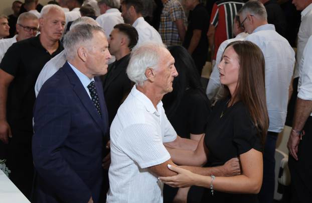 Split: Komemoracija za Ivana Gudelja na Poljudu
