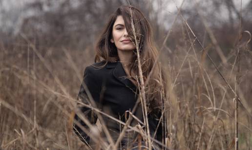 Jelena Radan na Zagreba&ccaron;kom festivalu nastupa s pjesmom 'Danas te volim': Poslu&scaron;ajte je