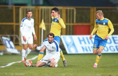 Inter i Osijek odigrali su 0-0, Split bolji od Slaven Belupa...