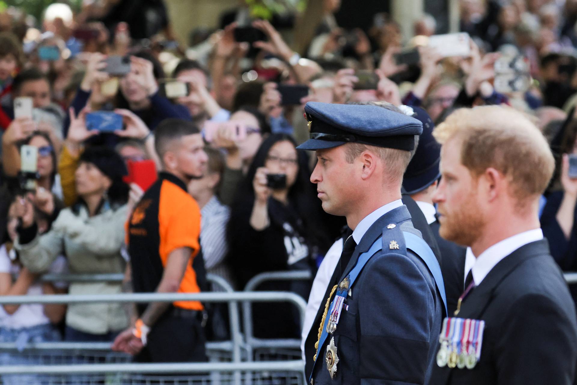 Britain mourns Queen Elizabeth