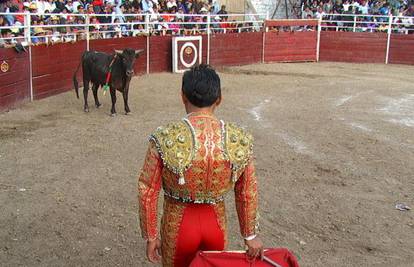 Britanski matador (65) se vratio u arenu i ubio bika
