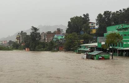 Poplave u Nepalu: Najmanje 59 ljudi poginulo, 44 nestalih