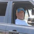 Bruce Willis rijetko kad izlazi u javnost, a sad je u Los Angelesu snimljen u vožnji s prijateljima