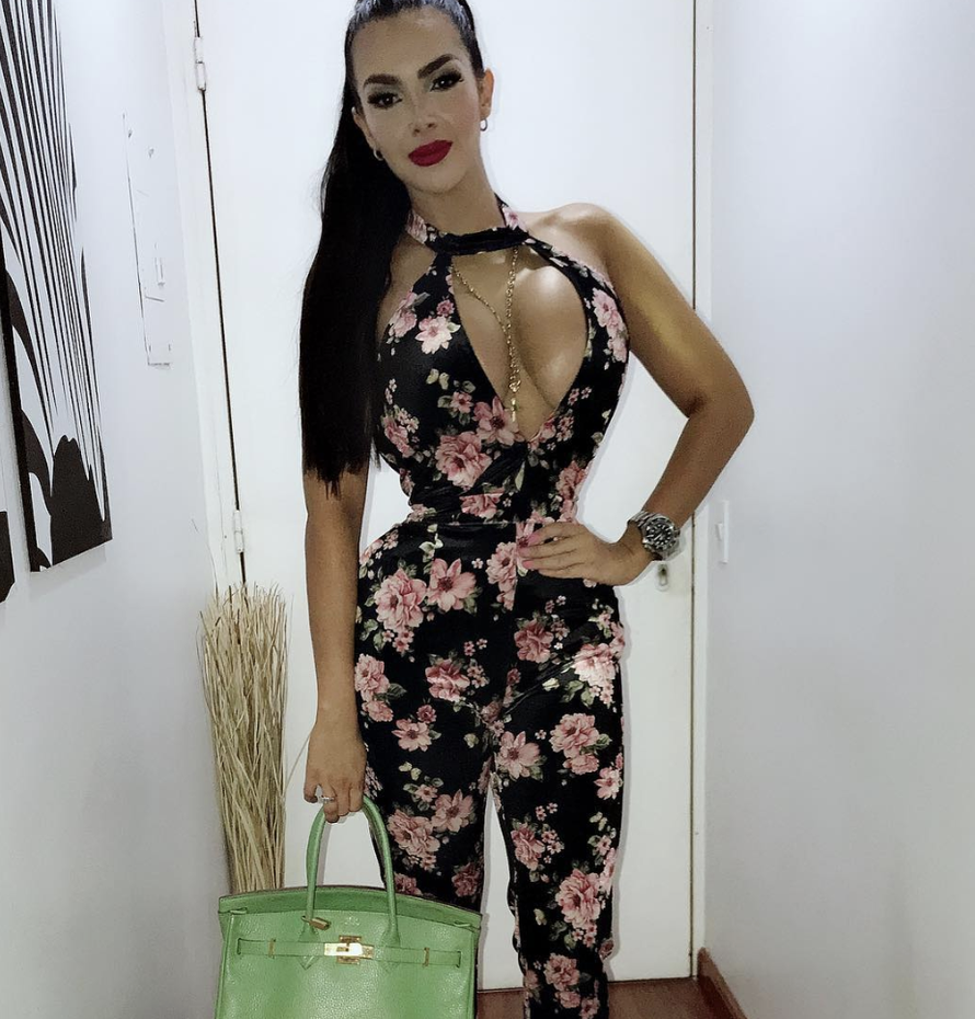 Model nosi korzet svaki  dan: 'Skidam ga jedino zbog seksa'