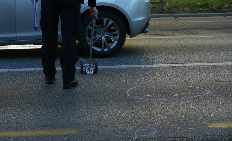 Užasan prizor: Autom udario ženu na pješačkom prijelazu