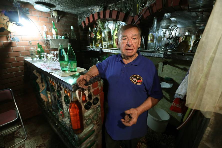 Vikendica pod zemljom puna je vina: 'U njoj su najbolji tulumi'