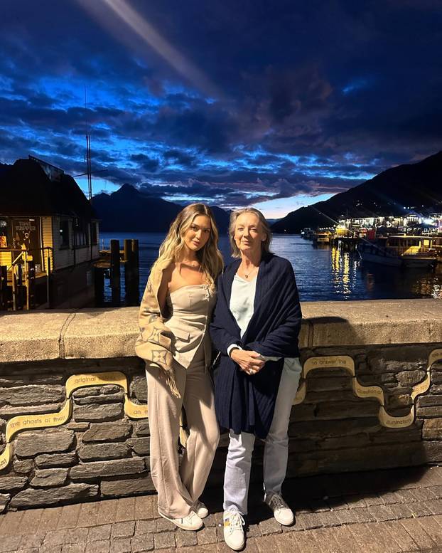 FOTO Unuka legende kriketa izazvala pomamu bez grudnjaka