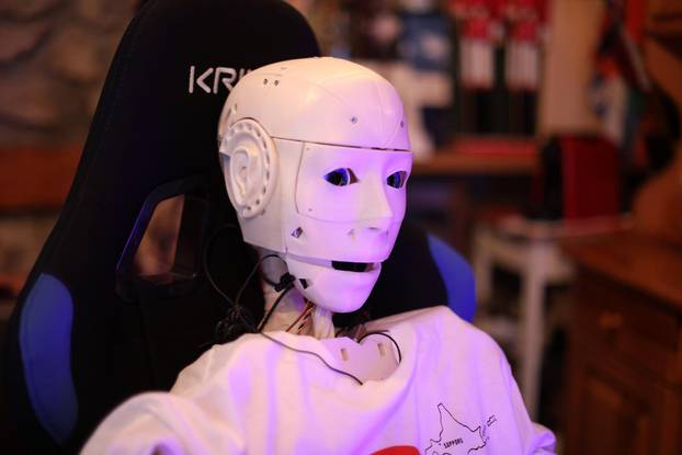 Student  iz Matulja 'od nule' izradio svoj prvi humanoidni robot