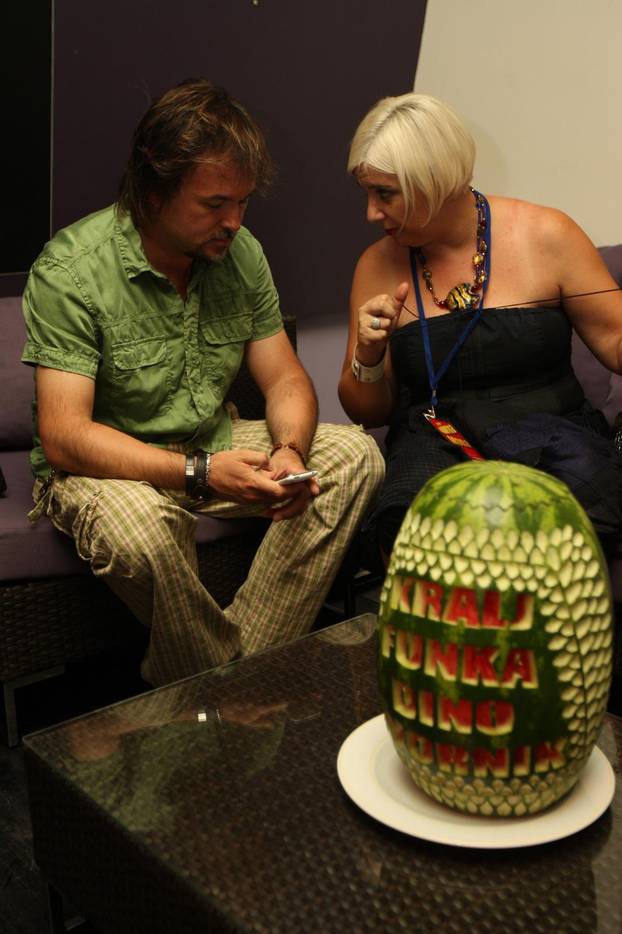 ARHIVA - 2009. Split: Uz hitove Dina Dvornika obožavatelji igrali picigin na Ba?vicama