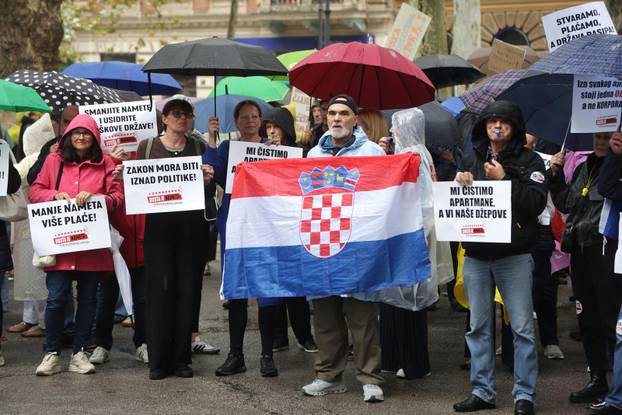 Zagreb: Prosvjed UGP-a i SMOi-ja protiv povećanja poreznog opterećenja