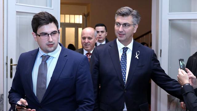 Zagreb: PlenkoviÄ se obratio medijima nakon rasprave o proraÄunu RH za 2019.