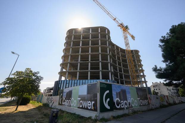 Zagreb: Nakon više desetljeća čekanja napokon počeli radovi, nedovršena zgrada postaje CapriCo Tower