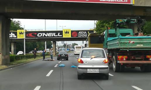 Nije išao preko zebre: Stradali pješak (80) preminuo u bolnici