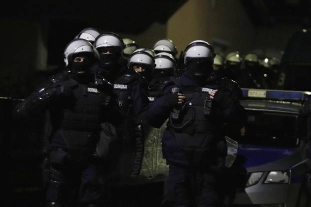 Na većini birališta tijekom lokalnih izbora u Srbiji došlo do incidenata i prosvjeda, intervenirala i policija