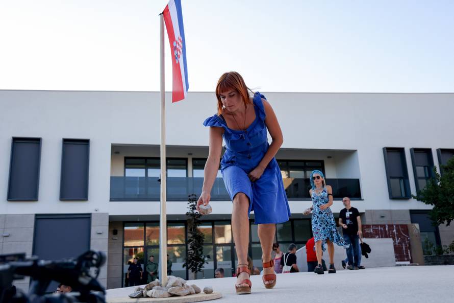 Benkovac: Organizatori benkovačkog festivala "Nosi se" koji je odgođen nakon prosvjeda branitelja održali mirni prosvjed