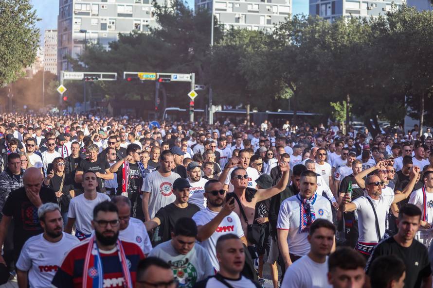 Split: Korteo Torcide prema stadionu Poljud