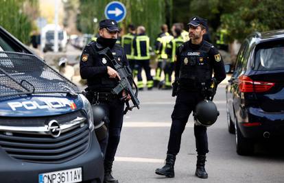 Španjolac (74) osumnjičen da je slao pisma-bombe institucijama u Španjolskoj: Priveli su ga