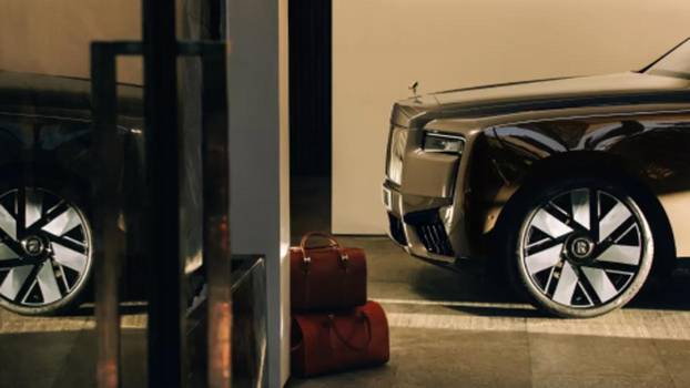 FOTO Mijenja ime na dresu, ali i aute, kao čarape! Pogledajte impresivnu Haalandovu garažu