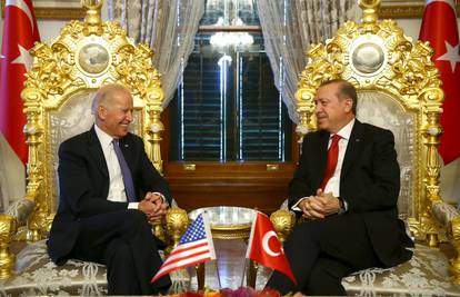 Erdogan i Biden razgovarali o borbi protiv Islamske države