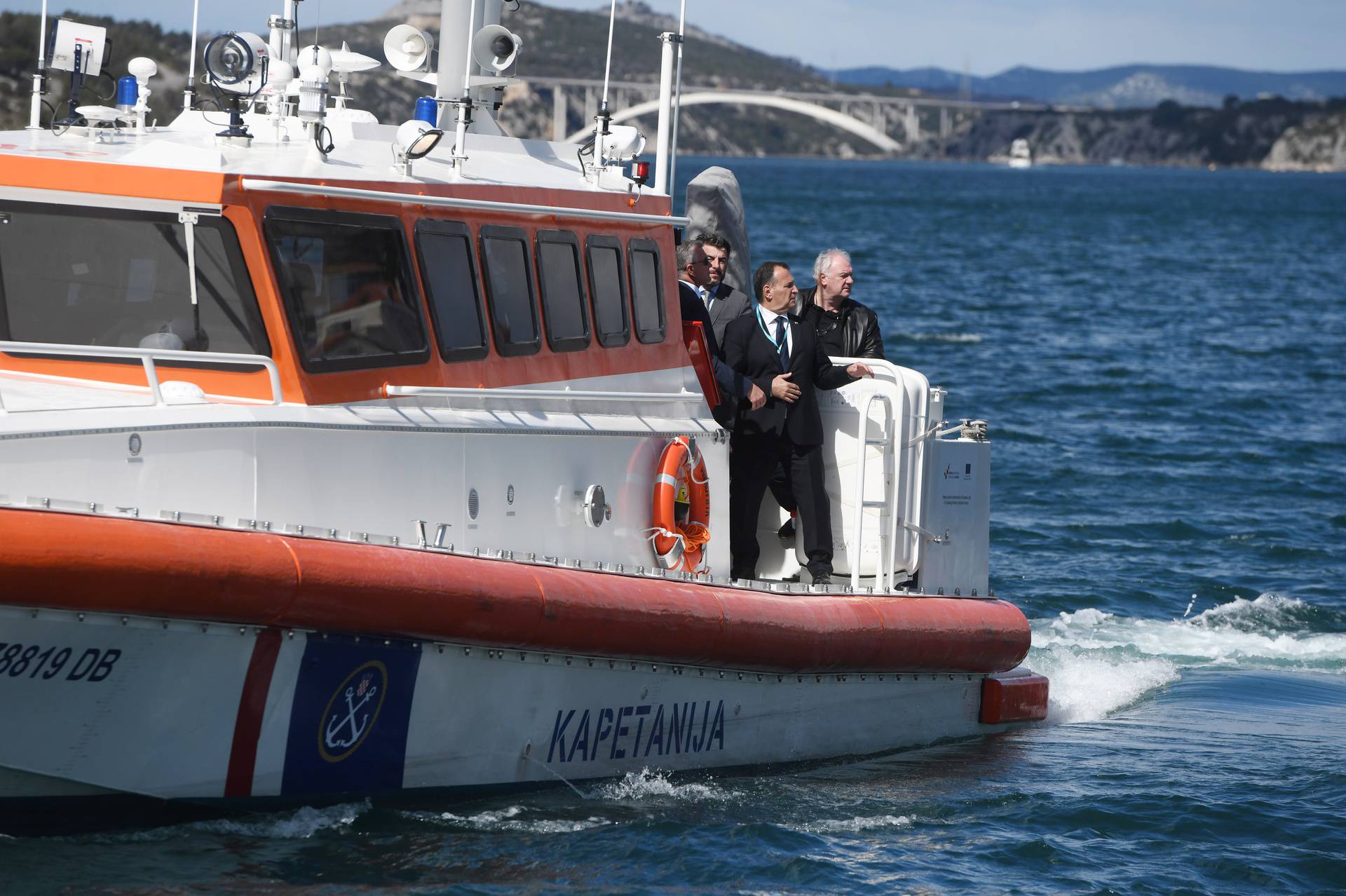 Sibenik: Primopredaja brodice namijenjene hitnoj medicinskoj intervenciji na moru