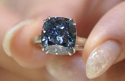 Plavi dijamant prodali na dražbi za 9,5 mil. dolara