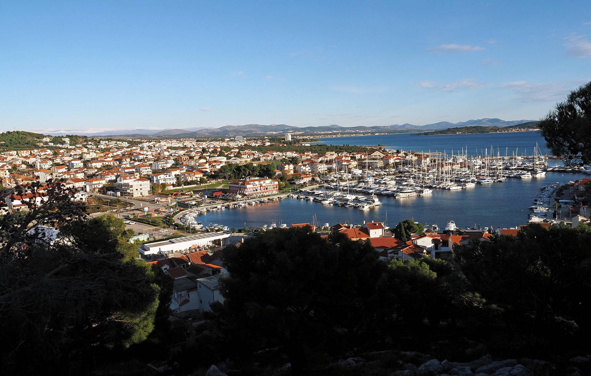 U Tribunju uživajte u 'pogledu od milijun dolara' i posjetite magarce na farmi 'Ćušin raj'