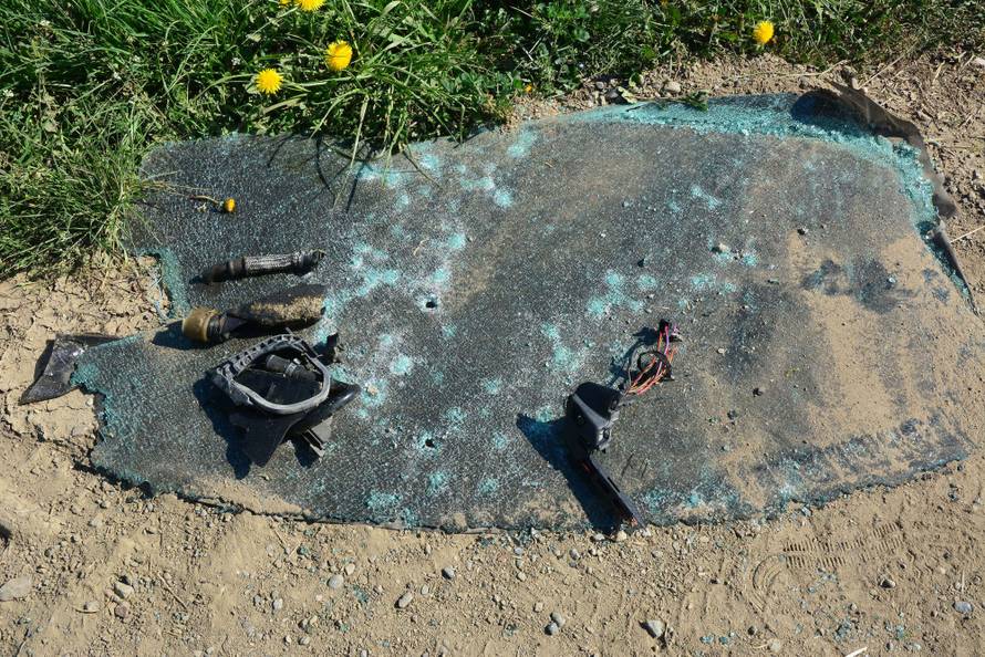 Motor auta odletio 50 metara: Poginuo ispred ujakove kuće...