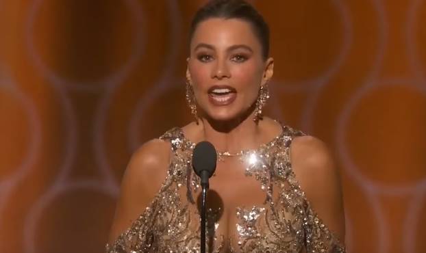 FOTO Oko ju 'izdalo', ali dekolte nikad: Sofia Vergara ukrala sve poglede na crvenom tepihu...