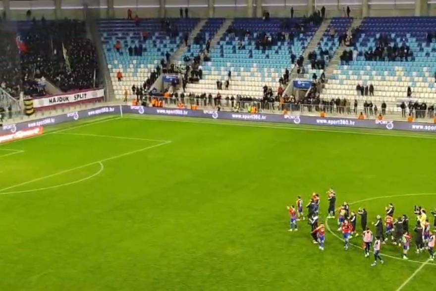 Igra&ccaron;i Osijeka i&scaron;li pozdravit navija&ccaron;e, ovi im vikali "igrajte, p***e"