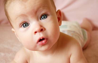 Zanima vas kakve će oči imati vaša beba? Pogledajte u videu