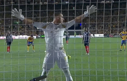 VIDEO Ovo se može vidjeti samo u Meksiku! Pogledajte što radi golman dok Ramos puca penal