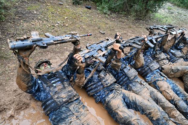 FOTO Novi hrvatski marinci primili su svoje beretke: Prošli intenzivnu integracijsku obuku