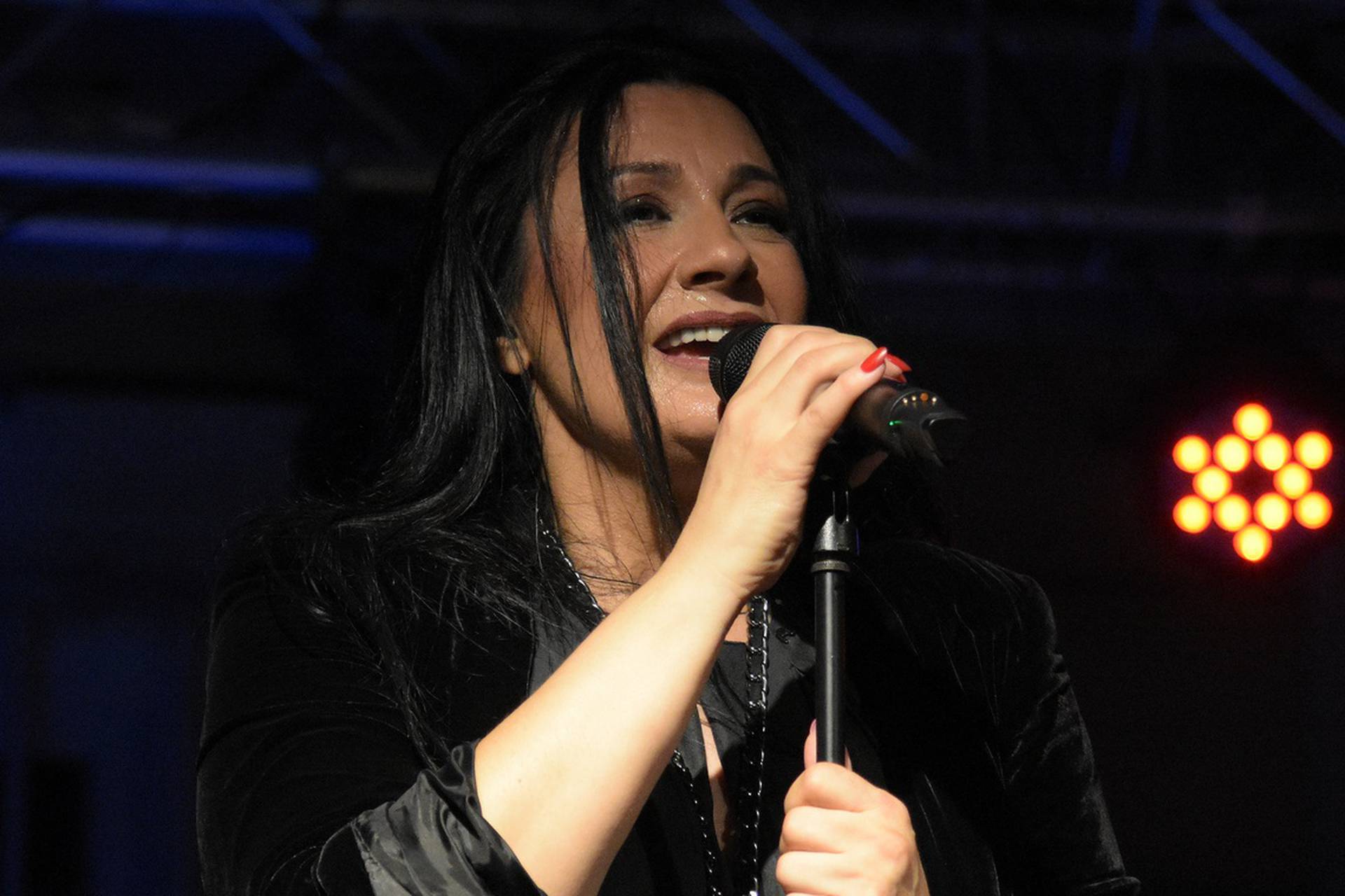 Makedonska pjevačica Kaliopi Bukle nastupila je u Nišu