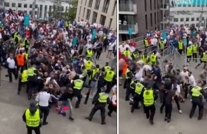 Kaos na ulazu u Wembley: Ljudi se mlatili i probijali kroz redare!